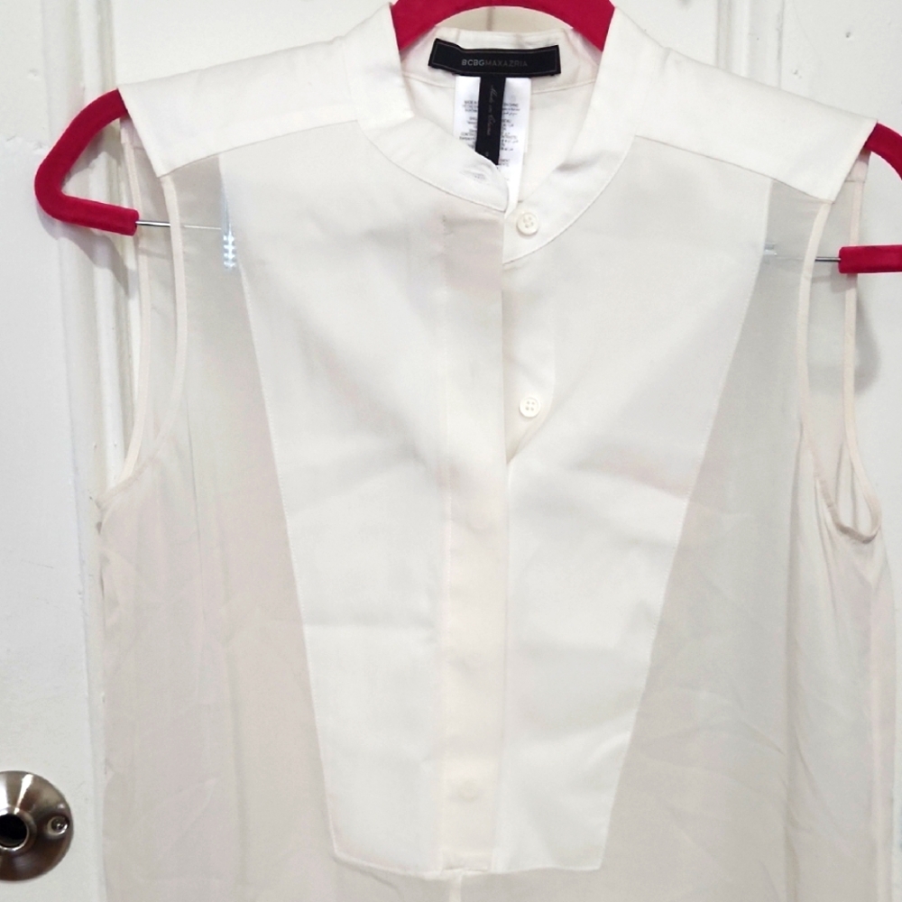 BCBG Collarless, Sleeveless Button Down Shirt with Back Train In The Back